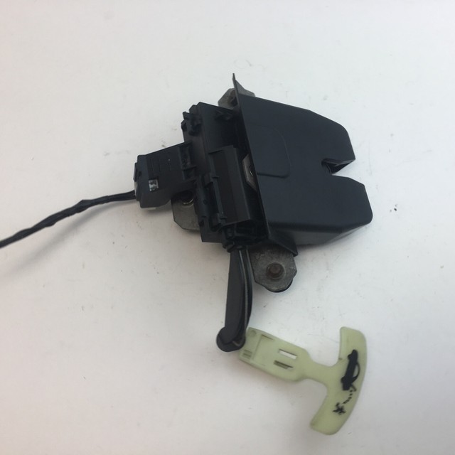2014 Ford Focus Sedan Power Trunk Lid Latch Gate Lock Actuator