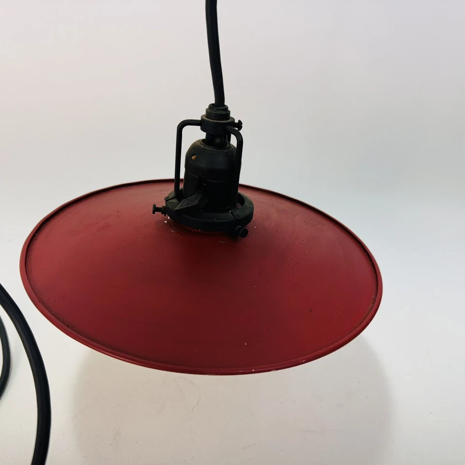 Pingente giratório de disco vermelho industrial vintage rejuvenescimento. Comprimento do cabo 66' - Imagem 2 de 4