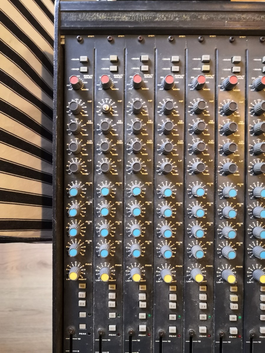 Soundcraft 200B /24 channel mixing desk -SELLING SPARE PARTS Soundcraft 200B /24 channel mixing desk -SELLING SPARE PARTS