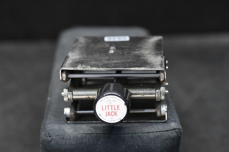 Precision Scientific Scissor Jack (3"x3" / Lift: 1.5 - 5")