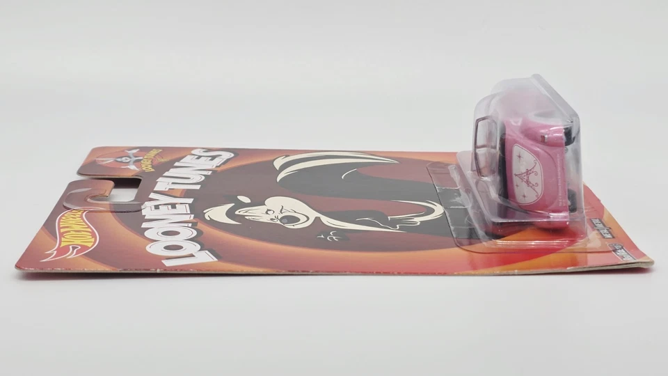 Mattel Hot Wheels BDR81 - 1:64 Pop Culture Looney Tunes - Pepé Le Pew - Ford '40 Foto 4 de 4