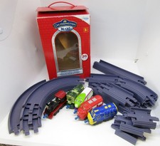 Chuggington Die-Cast Expansion Straight & Curved Track Pack, 20 Pieces+ 5 Trains