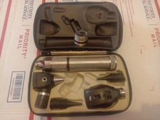 Welch Allyn Diagnostic Set w/  Ophthalmoscope #11720 & Case