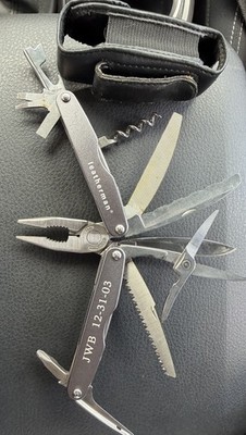 1 Leatherman XE6 JUICE Multi Tool RARE with Carey case pouch