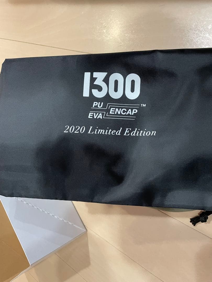 Men 7.0US New Balance 1300 Gray Sneakers thumbnail 5