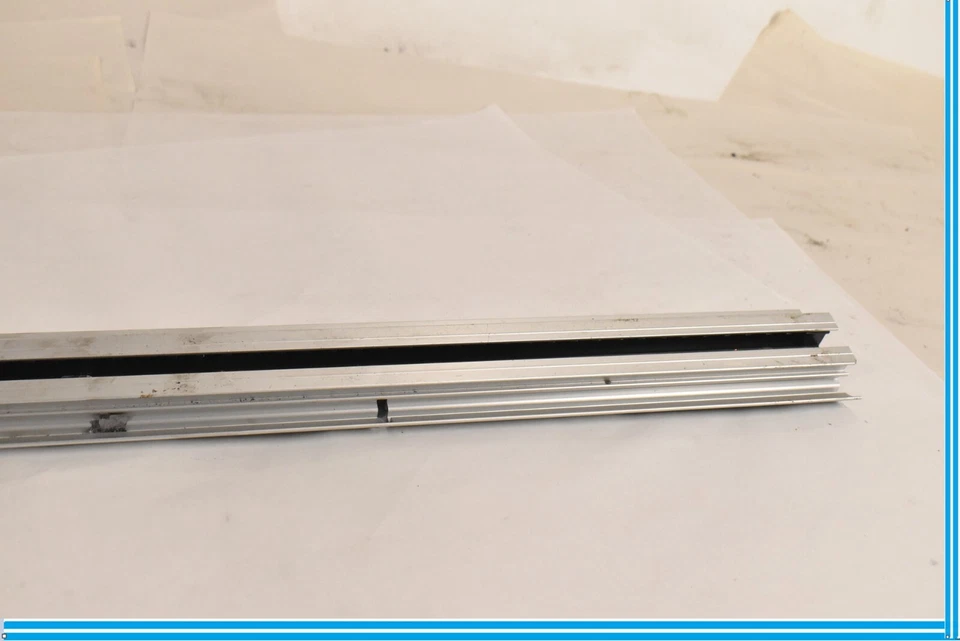 2007- 2012 BMW X5 - REAR RIGHT SEAT RAIL / CHANNEL - Image 2 of 4