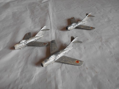 Solido Mig 15 Russian jet fighters vintage Aircraft 1:150 1960s to restore x 3 - Picture 2 of 3