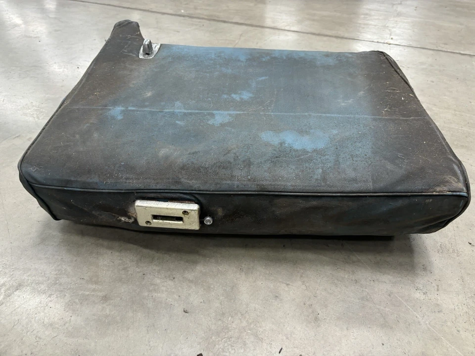 69-72 Chevelle /gto Front Bench Rh Backrest  - Image 3 of 3