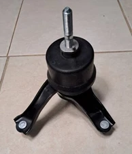 For 2001-2013 Toyota Highlander Transmission Mount 51586PY 2003 2002 2004 2006