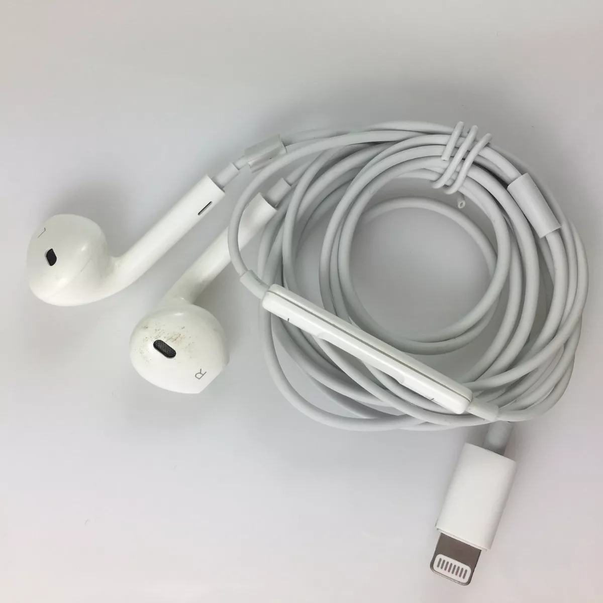 EarPods (Lightning Connector) - Apple