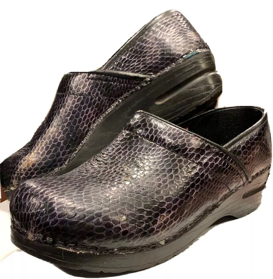 Ladies Sanita danish clogs size 39/US Black Reptile Embossed