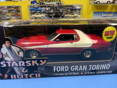 ERTL アーテル Ford Grand Torino 1/18 1976 Ford Gran Torino silver 1:18 Ertl American Muscle 79135