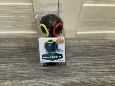 MINI DIVER S HELMET PUZZLE- Recent Toys Keychain Puzzle/ Game