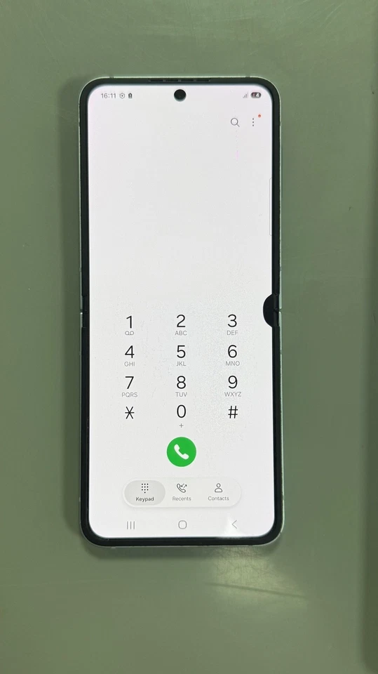 Samsung Galaxy Z Flip6 · 512GB, photo 2 of 3