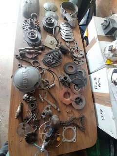bsa bantam D7 175cc? motorcycle engine casings barn find job lot 40 parts