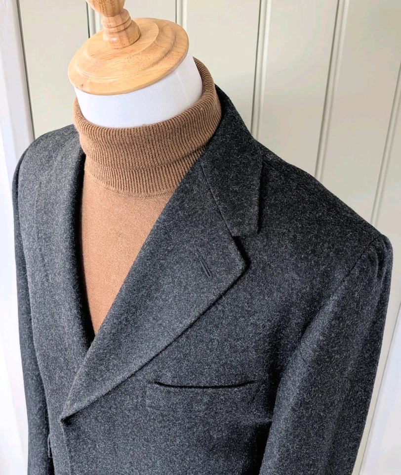 Paul Smith London Charcoal Grey Overcoat, 100% Pure Wool, Made in Italy, 40R - Image 3 of 4