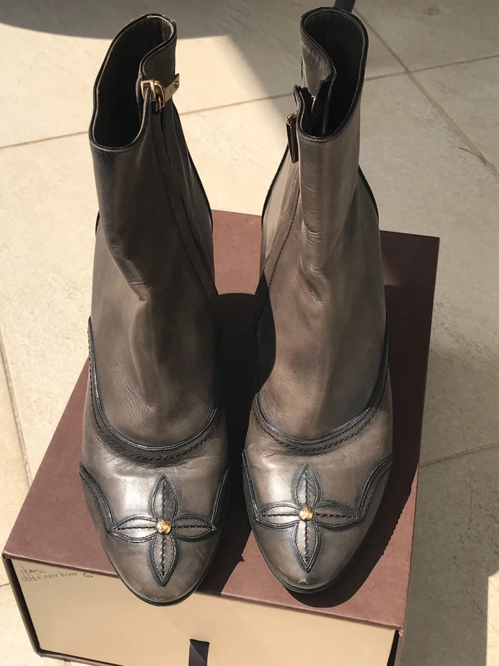 Bottes low boots Louis Vuitton En cuir Pt 36 avec boite + sac boots + bag - Photo 1/4