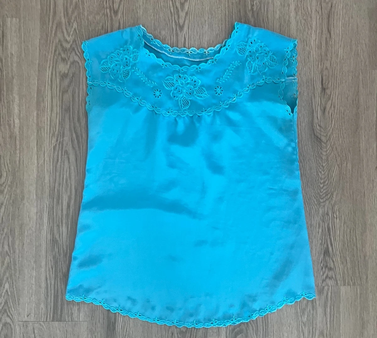 Vintage 1950/60’s Teal Blue Sleeveless Tank Floral Embroidery Scalloped Coquette
