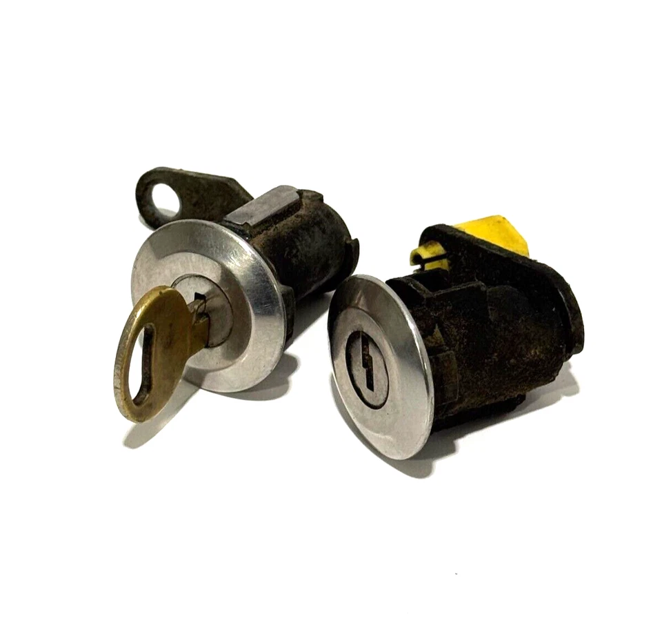 1980-1996 Ford F150 F250 F350 Door Lock Cylinder Left Right Pair w/ Key OEM - Image 2 of 4