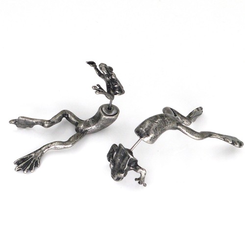 Pendientes unisex de un par The Frog Prince con tachuelas para mujer y hombre - Imagen 5 de 5