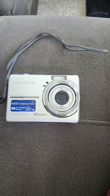 Olympus FE-190 Silver 6.0MP Digital Compact Camera With Battery.