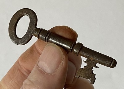 Vintage antiker Metall Skelett / Ornament / Escape Room Schlüssel ~ 6,75 cm #pC361