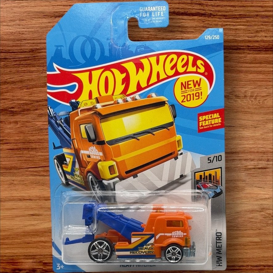 Hot Wheels Heavy Hitcher Tow Truck 1:64 Scale HW Metro Series