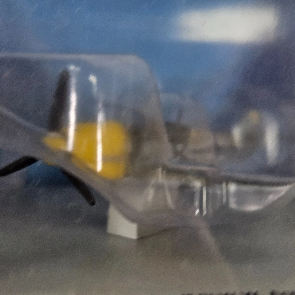 Коллекция металлических доспехов 1:100 Art.530 BF-109 Люфтваффе A Galland 2 WW тузы в коробке - Изображение 3 из 4