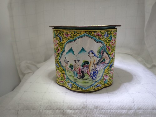 Antique Chinese CANTON enamel box, Qing - Imagen 2 de 6