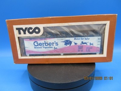 Tyco HO Scale Gerber's Strained Vegetables Billboard Reefer Freight Car