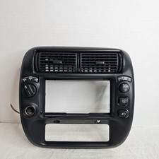 95-04 Ford Explorer Ranger Mountaineer Dash Trim Radio Bezel Wvents 4x4 Read 95-04 Ford Explorer Ranger Mountaineer Dash Trim Radio Bezel Wvents 4x4 Read