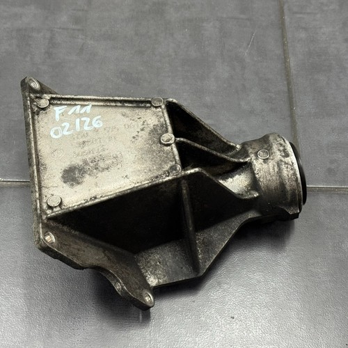 Lagerbock BMW F10 F11 530dX Halter Antriebswelle Vorderachsgetriebe 7575061