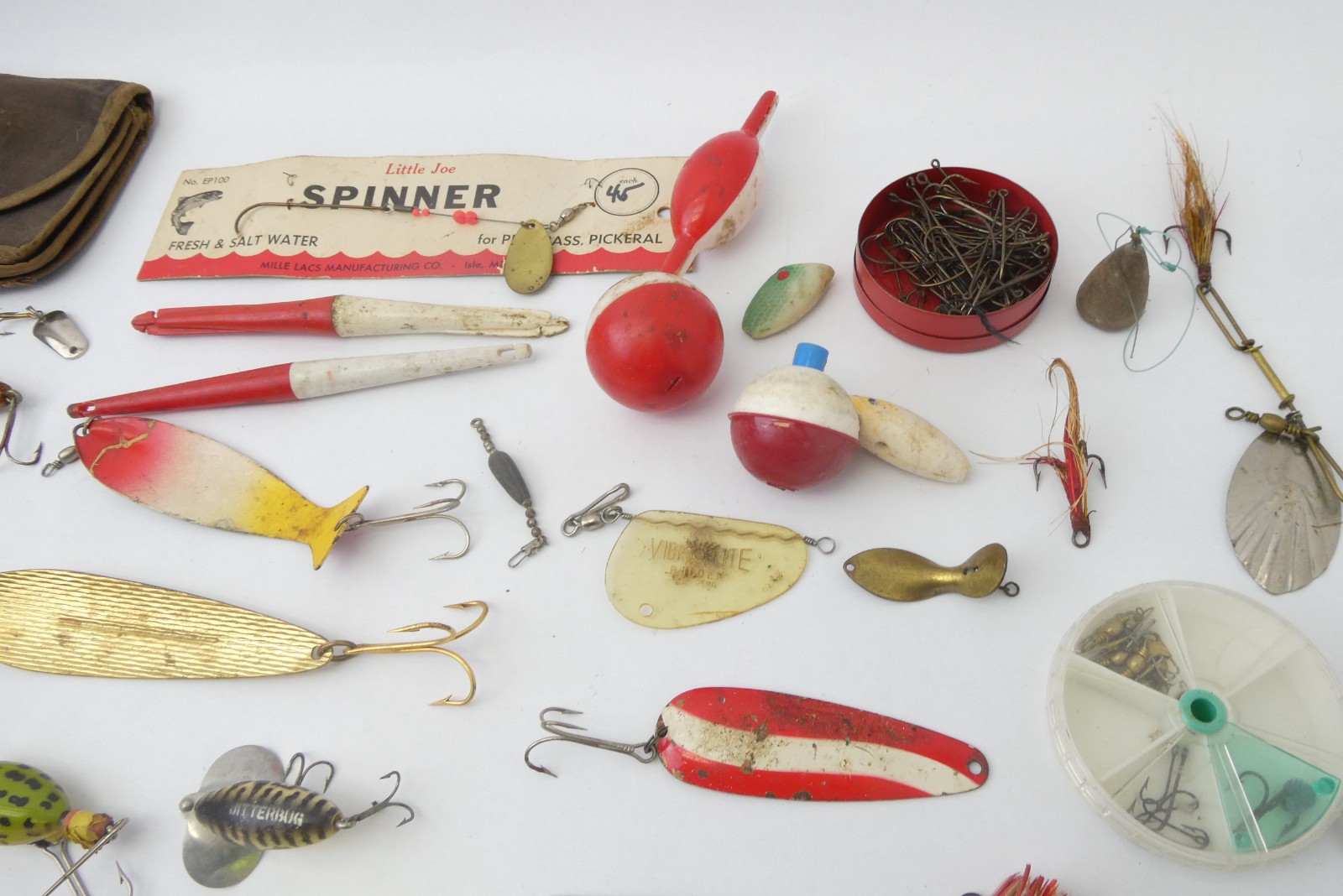 Vintage Fishing Lure & Tackle Lot Spinners Spoons Floats Hooks Pouch Parts Mixed - Image 6