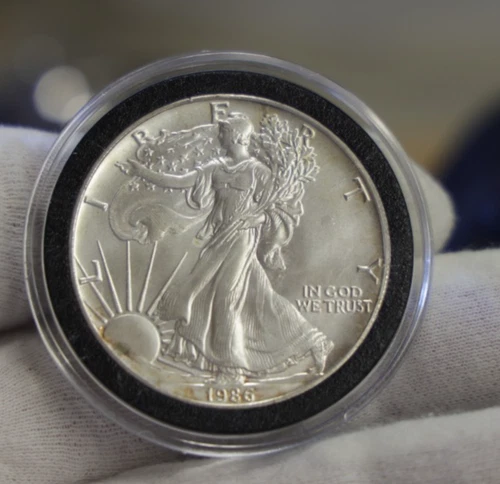 1986  US Silver Eagle $1 Nice Unc First Year.