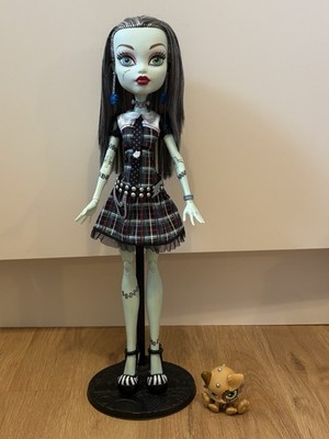 Monster High Frankie Stein schrecklich große 17 Zoll Puppe und inklusive Ständer