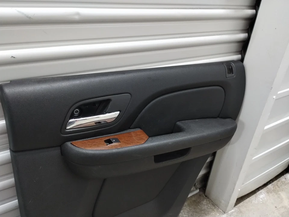 ✅Panel interior del pasajero trasero derecho GM CHEVROLET TAHOE 2007-2013 15096323 OEM Foto 3 de 4