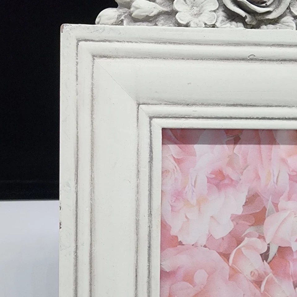 Moldura branca chique gasto com destaque floral superior 3-3/8"x5-3/8" - Imagem 3 de 4