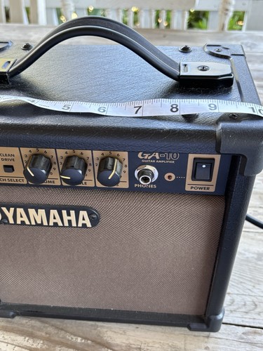 Vtg Yamaha GA-10 Black 10W 120V 60Hz Solid State Portable Guitar Amplifier Works - Picture 8 of 9