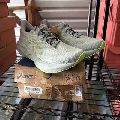 7.5 ASICS NOVABLAST 5 1011B974-406 Cold moss/Light Orange Brand New