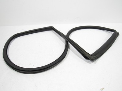 Maserati Levante Q4 2017 Rear Left Driver Door Body Weatherstrip Seal 16-24 ;#3
