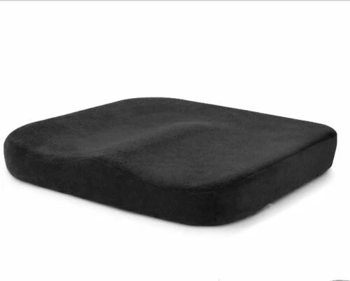 Cuscini neri per il letto