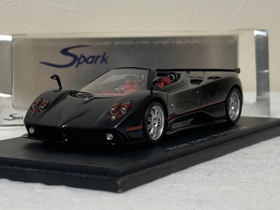 Coche modelo Spark 1/43 Pagani Zonda F Roadster 2006, buen estado, instancias Foto 2 de 4