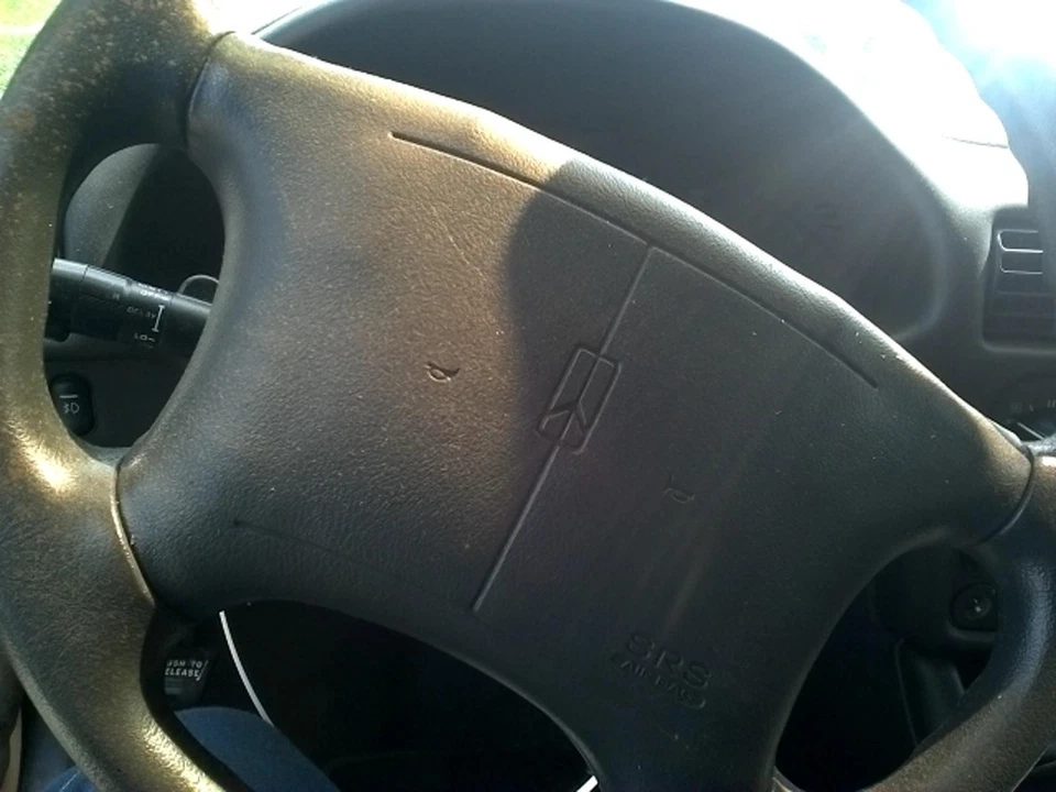 Alternador usado compatible con: Oldsmobile Cutlass Supreme Grade A 1997 Foto 3 de 4