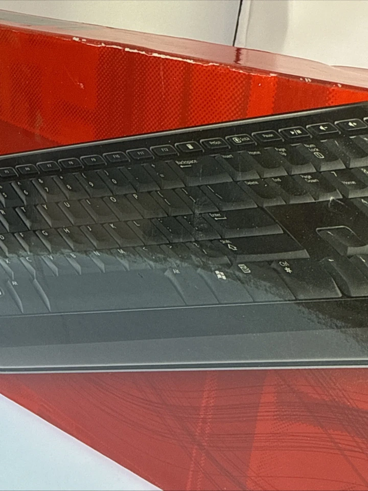 Microsoft Wireless 800 Desktop Keyboard & Mouse Bundle (USB Dongle) 2LF-00001 - Image 3 of 4