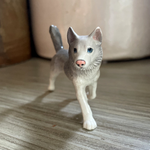 Hagen Renaker Sled Dog Siberian Husky Walking Dog Figurine