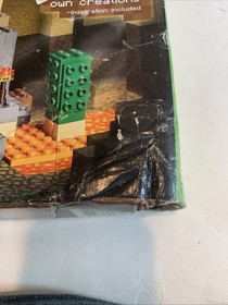 Sealed LEGO Minecraft: The Dungeon (21119) Shelf Wear Ef42