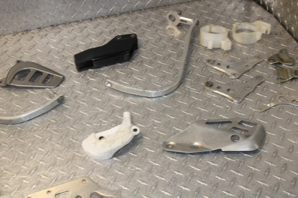 00 / 02 Yamaha Yz426 / YZ426F противоскользящая пластина тормозные диски защитная крышка звездочки - Изображение 3 из 4