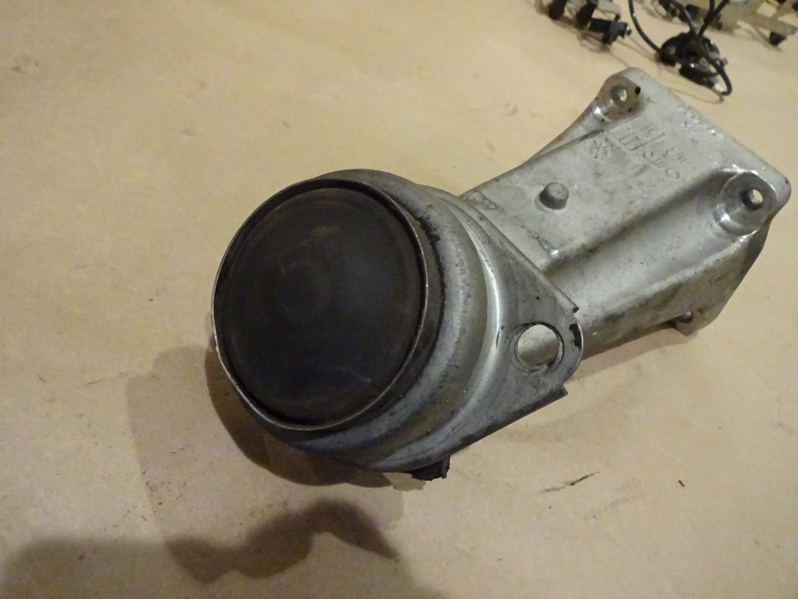 Ferrari California - RH Engine Mount With Flexible Pad  -  P/N 244634 - 269817