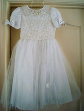 GORGEOUS WHITE COMMUNION DRESS WITH BEADING SEQUINS NETTING FOR A PRINCESS