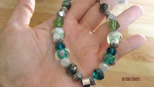 .925 Sterling GREEN STONE & RHINESTONE Necklace & Earrings ART GLASS BEADS - Picture 3 of 9